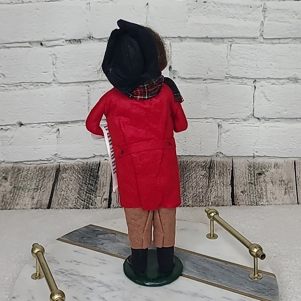 Byers' Choice Carolers '87 Handcrafted Adult Caroler Man w/Sheet Music Vintage